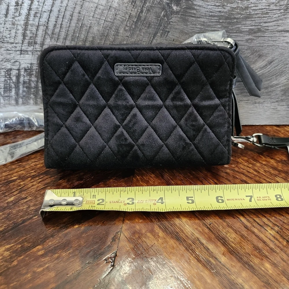 NWT Vera Bradley Black Quilted RFID 3 IN 1 Crossbody Wallet Wristlet